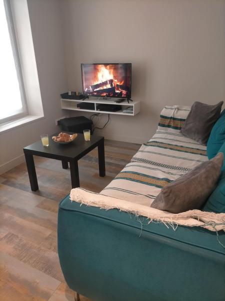 A la foto es mostra l'objecte S Bourgeois 2 Charmant T3 tout équipé au centre situat a la ciutat de Sedan.