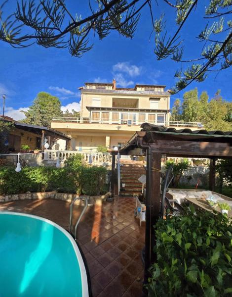 Na fotografii je vidět objekt BeB Villa Ylenia nacházející se ve městě Agrigento.