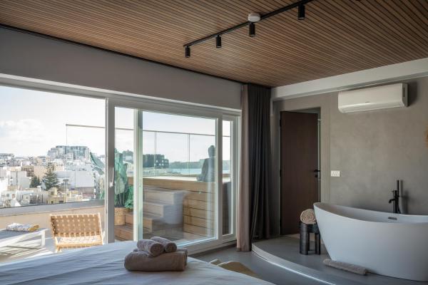 A la foto es mostra l'objecte ROP Penthouse & ROF Apartment by Homega, Terrace, Private Pool & Valletta Views situat a la ciutat de Sliema.