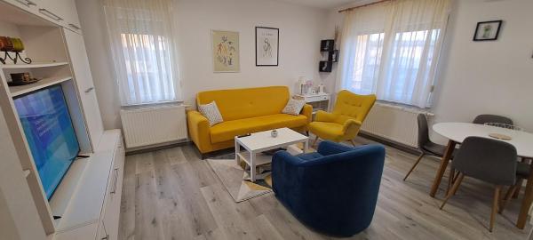 A la foto es mostra l'objecte CENTRUM with private parking situat a la ciutat de Rezovac.