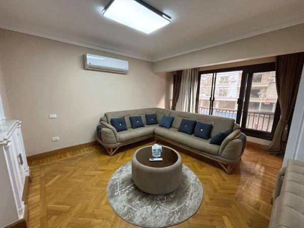 A la foto es mostra l'objecte Mosadak Apartment situat a la ciutat de El Caire.