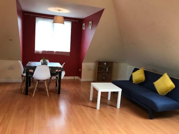 Foto 2: One Bed Flat in Isleworth near Syon Lane Station