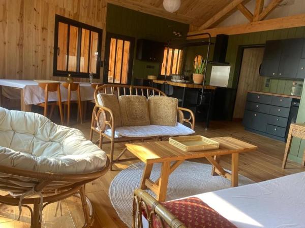 På billedet ses objektet New wooden house 300 m from beach, forest, 1 to 11 people beliggende i byen Mimizan.