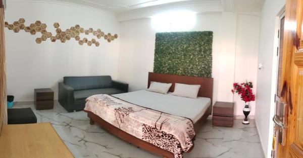 På billedet ses objektet Hotel Mohan Kunj beliggende i byen Ayodhya.