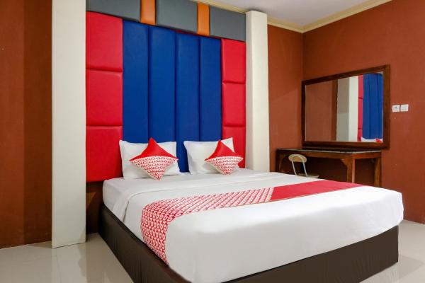 Na zdjęciu widoczny jest obiekt OYO Life 2966 Hotel Atriaz położony w mieście Suruh-wetan.