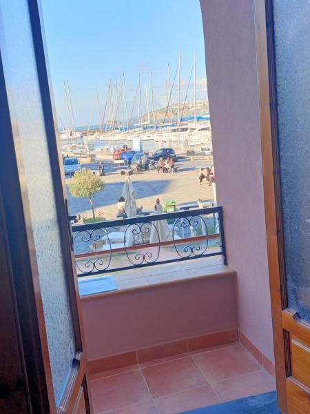 A la foto es mostra l'objecte Il balconcino di Monica Procida situat a la ciutat de Procida.