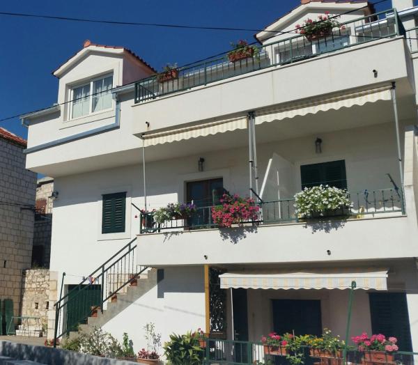 La photo montre l'objet Viktorija Apartments situé dans la ville de Vranjča.