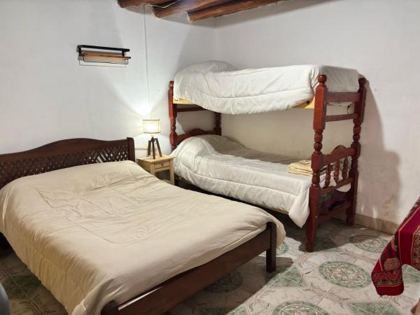 A la foto es mostra l'objecte Suyay Wasi situat a la ciutat de Purmamarca.