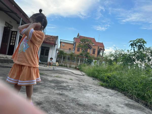 La photo montre l'objet Homestay hải đông situé dans la ville de Quất Lâm.