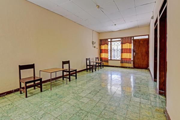 OYO 90443 Hotel New Kartika In