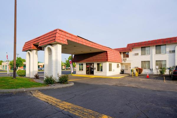 Na fotografii je vidět objekt OYO Hotel Hermiston OR, Downtown nacházející se ve městě Hermiston.