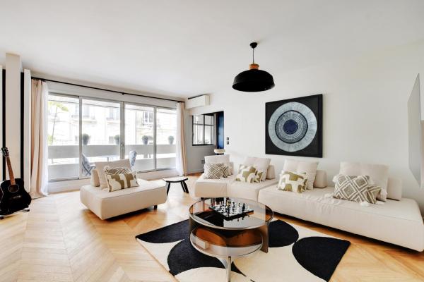 Magnifique appartement 140 m2 avec terrasse - bail mobilité, Париж