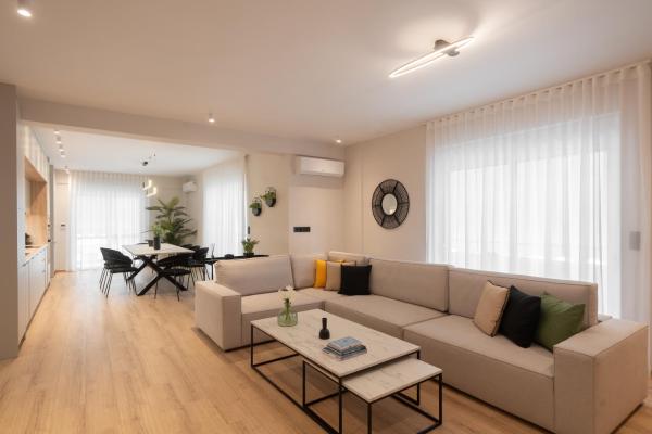 Upscale Apartment in Chalandri with Large Terrace, Athen