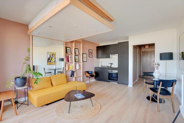 Studio refait à neuf avec balcon et vue sur la Seine - bail mobilité, Париж