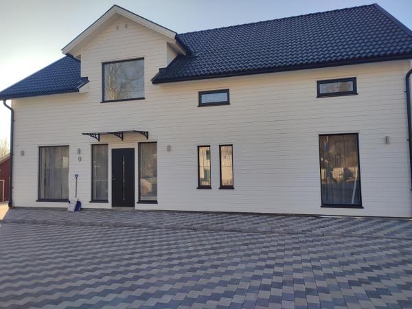 写真にはウプランズ・ヴェスビー市にあるCozy house with amazing location close both to the city and natureが写っています。