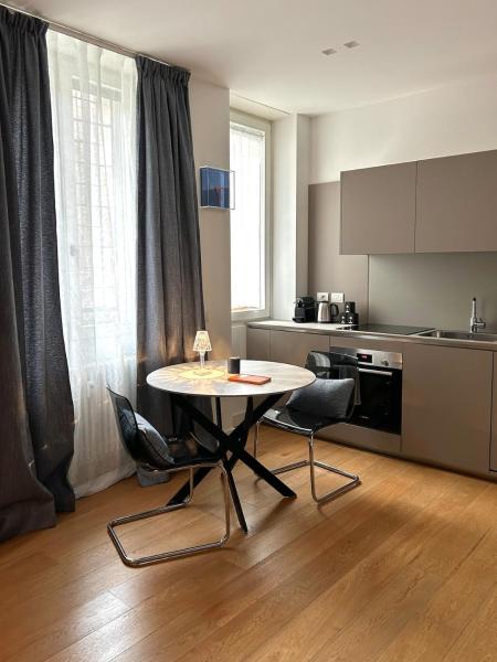 Voltaottosuite - Comfort And Elegance In Moscova - Milan