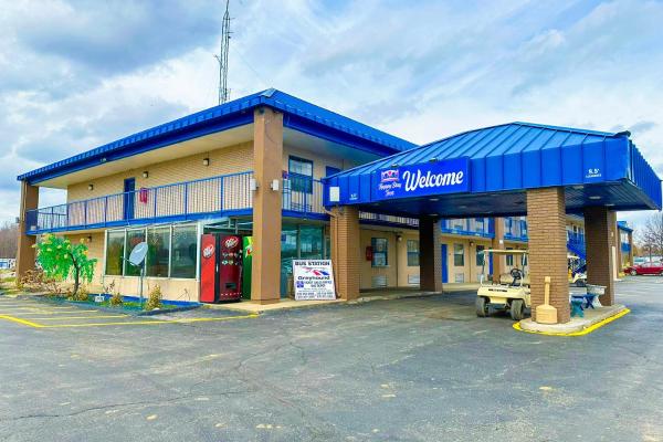 A la foto es mostra l'objecte Happy Stay Inn Madisonville I-69 By OYO situat a la ciutat de Central City.
