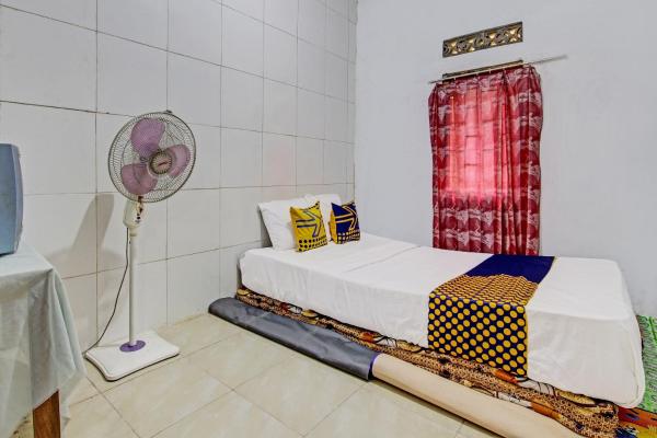 Na fotografii je vidět objekt Hotel O Guest House Pak Darso nacházející se ve městě Sragen.