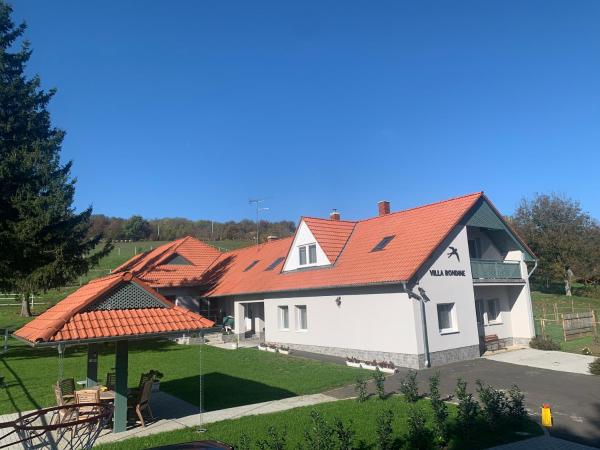 Na fotografii je vidět objekt Villa Rondine Vendégház Tilaj nacházející se ve městě Tilajújhegy.