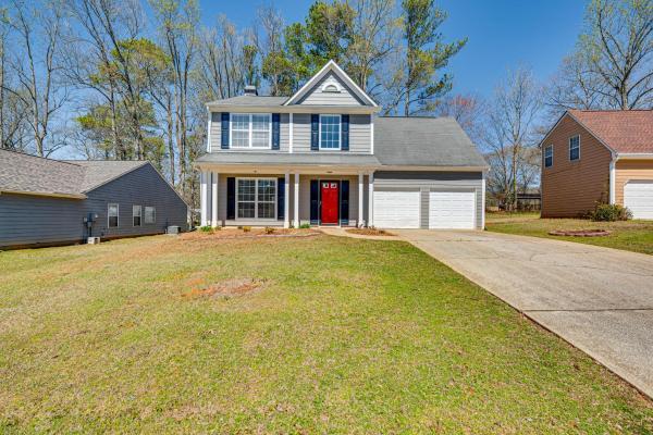 A la foto es mostra l'objecte 10 Mi to Six Flags Austell Home with Expansive Yard situat a la ciutat de Austell.
