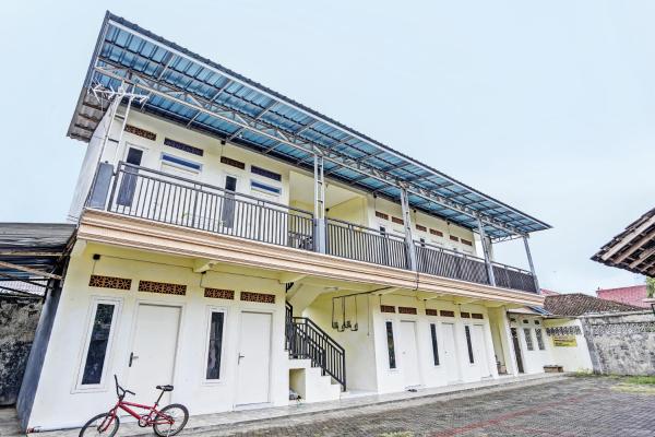 Hotel O Tanjung Indah Homestay Syariah - Banyuwangi