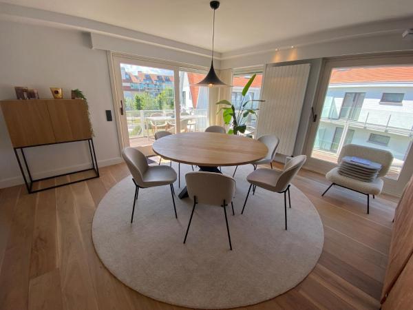 Kuva 3: Duplex in Knokke-Heist near Beach & Casino
