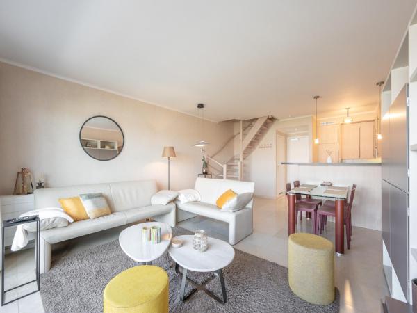 Фотография 1: Duplex in Knokke-Heist near Albertstrand Beach