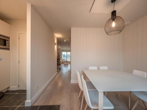 Duplex in Knokke-Heist near the Beach photo 9