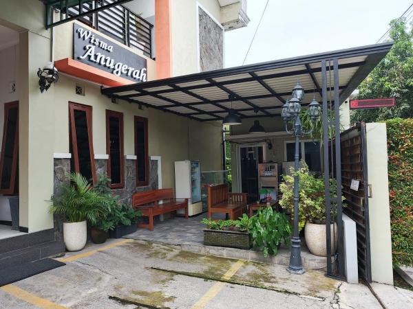 A la foto es mostra l'objecte Wisma Anugerah situat a la ciutat de Bonorejo.