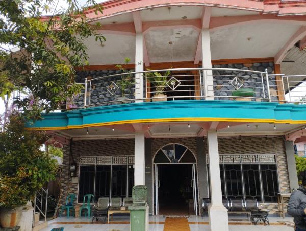 写真にはPagatan市にあるHotel O Losmen Karunia Katingan Near Kantor Sekretariat PPK Katingan Kualaが写っています。
