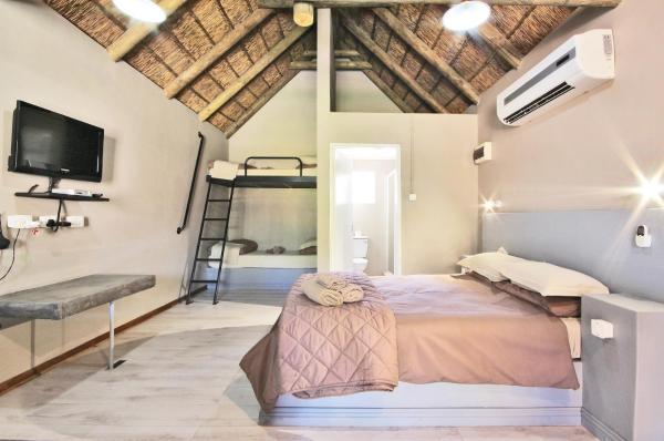 Na foto é possível ver o objeto Vioolsdrift Lodge localizado na cidade de Kotzeshoop.