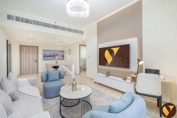 Vogue Brand-New, Canal View from the bedroom and Huge Balcony, Business Bay Central, Dubaj