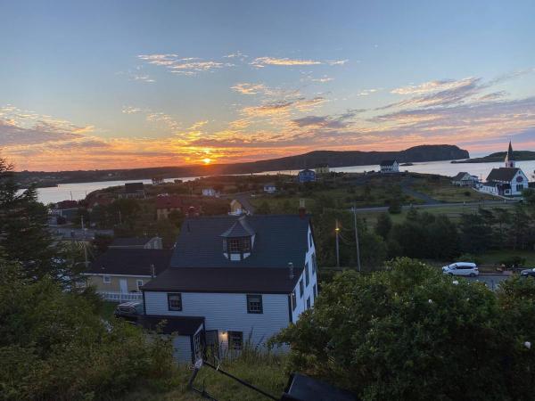 A la foto es mostra l'objecte Trinity's Oceanview Gem St Paul's Schoolhouse situat a la ciutat de Trinity.