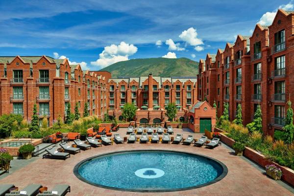 A la foto es mostra l'objecte St. Regis Aspen Resort situat a la ciutat de Aspen.
