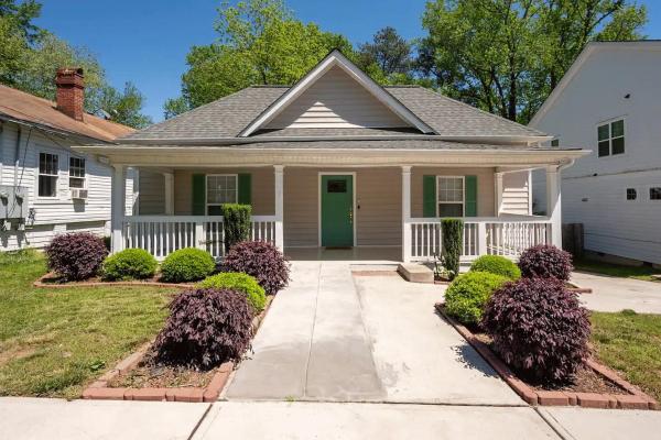 A la foto es mostra l'objecte Modern 3-bedroom, big fence yard, Pets stay free situat a la ciutat de Durham.