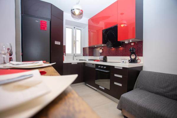 På billedet ses objektet Raptis Apartment beliggende i byen Corfu.