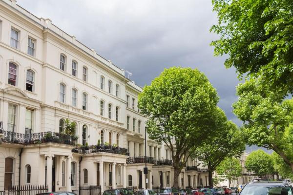 Modern Flat on charming Warwick Avenue, London