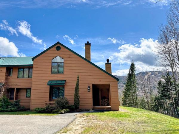 The photo shows the MWP66 End Unit with Gorgeous Mountain Views Pool Table Pool Gym Passes located in the city of Carroll.