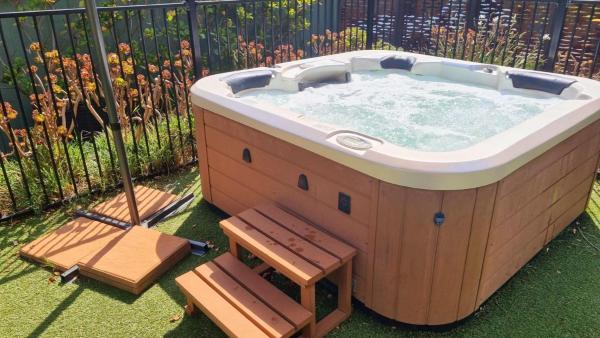 Family And Spa Oasis - Cowes