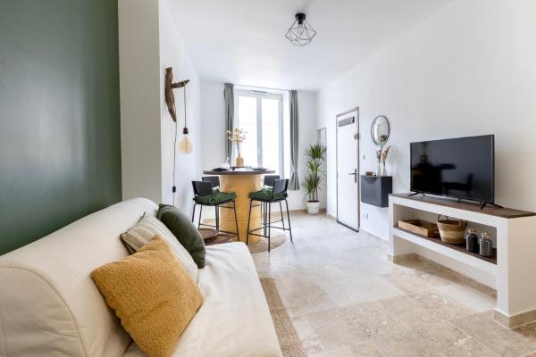 Na fotografii je vidět objekt Suite Vert Provence - Hypercentre - Wifi nacházející se ve městě Apt.