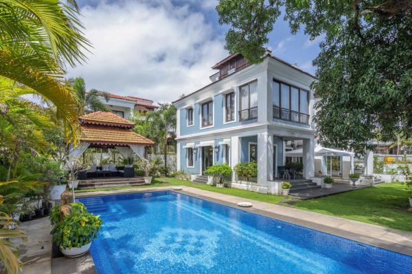 På billedet ses objektet Villa One by Hireavilla - 5BHK with Pool & Feild View, 2km to the Beach beliggende i byen Nerul.