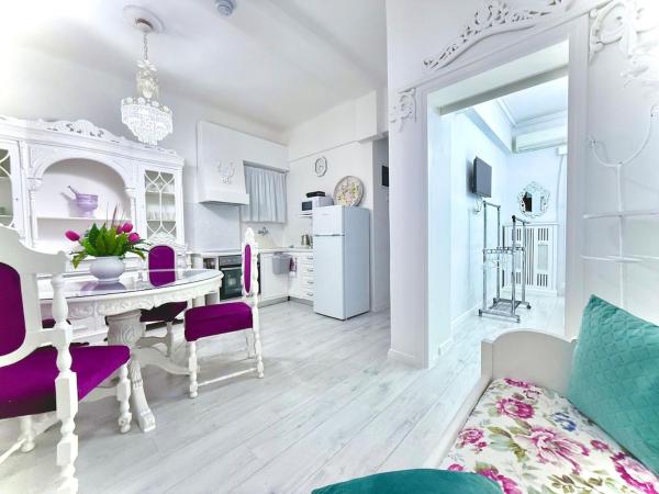 Lora Home by Frangki, Athens