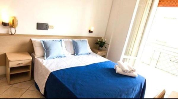 På billedet ses objektet Hotel Bruna beliggende i byen Cesenatico.