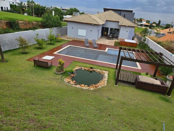 На фото показан объект Casa com Spa em Cond Fazenda Kurumin Itu-SP, расположенный в городе Tôrre de Pedra.