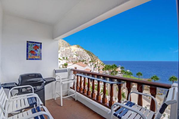 A la foto es mostra l'objecte H155 - Hamilton Cove Villa 1-55 situat a la ciutat de Avalon.