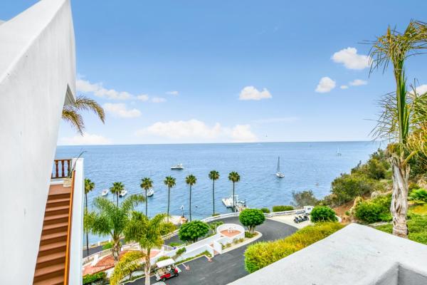 A la foto es mostra l'objecte H159 - Hamilton Cove Villa 1-59 situat a la ciutat de Avalon.