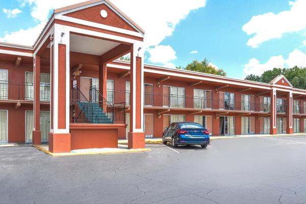A la foto es mostra l'objecte OYO Hotel Mustang Silver Spring FL situat a la ciutat de Anthony.