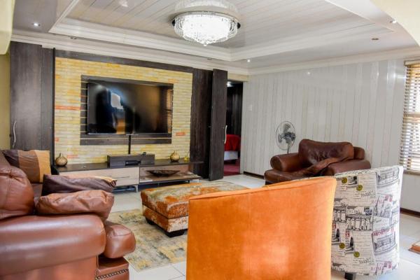 A la foto es mostra l'objecte Modern Delux 2 Bedroom Townhouse situat a la ciutat de Huntley.