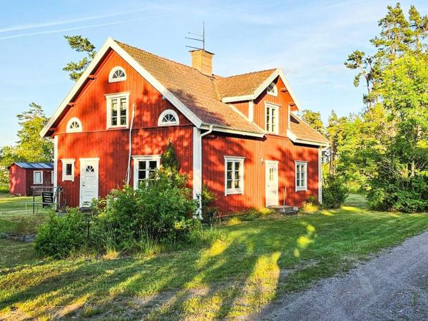 Na zdjęciu widoczny jest obiekt 5 person holiday home in FÅRBO położony w mieście Fårbo.