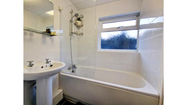 Upscale Executive Home Great Location, Ливерпуль